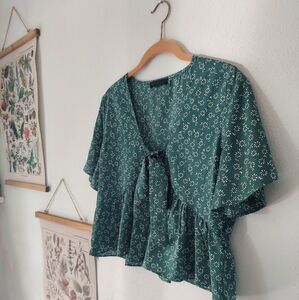 SHEIN - Large - Floral Green Crop Top